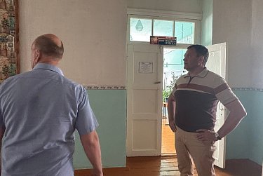 В Октябрьском районе школы готовят к новому учебному году
